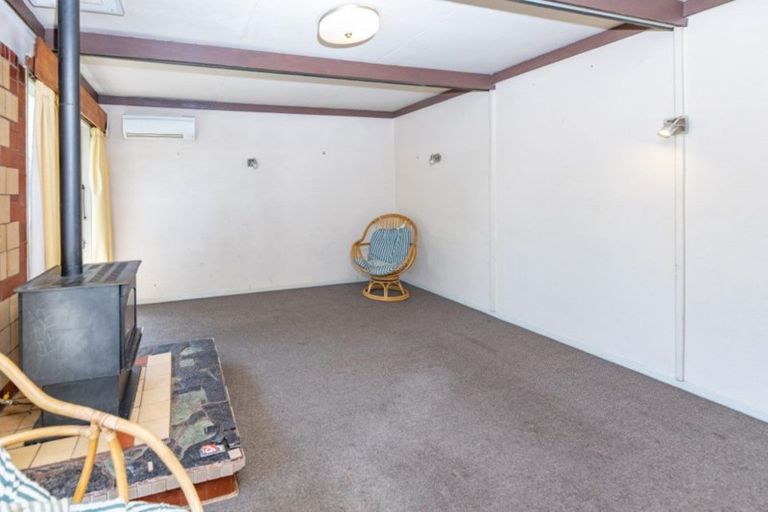 Photo of property in 98 Prestons Road, Redwood, Christchurch, 8051