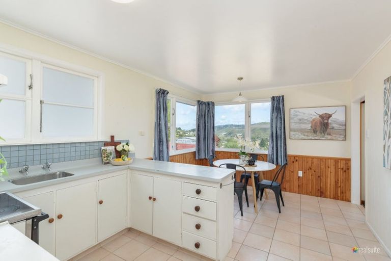 Photo of property in 12 Castle Crescent, Stokes Valley, Lower Hutt, 5019