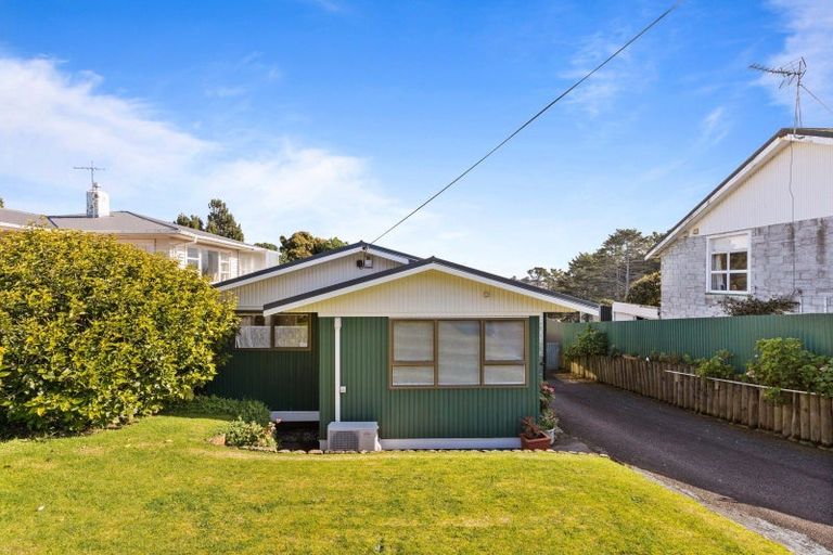Photo of property in 110 Pioneer Road, Moturoa, New Plymouth, 4310