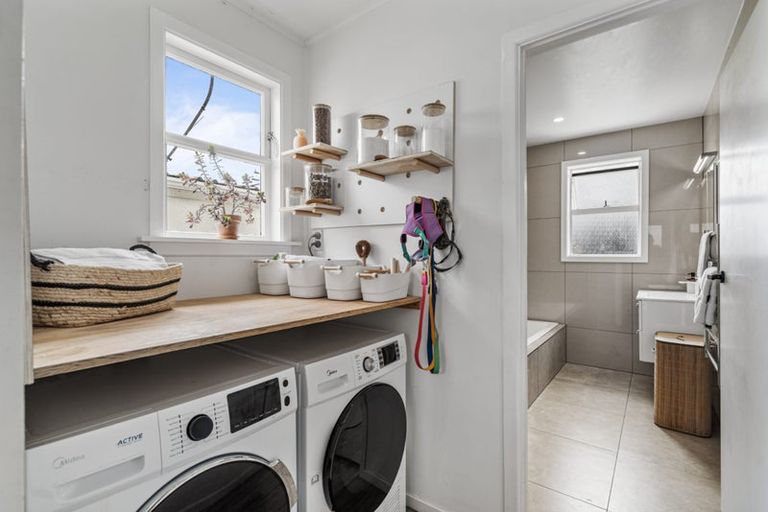 Photo of property in 2a Helga Crescent, Te Atatu Peninsula, Auckland, 0610