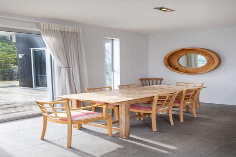 Photo of property in 411 Oaia Road, Muriwai, 0881