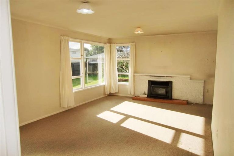 Photo of property in 21 Manu Crescent, Upper Vogeltown, New Plymouth, 4310