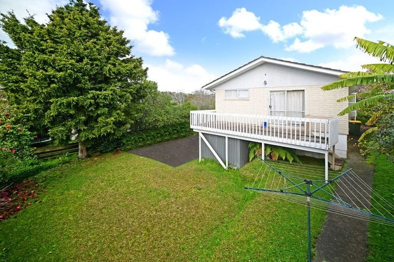 Photo of property in 112 Weatherly Road, Torbay, Auckland, 0630