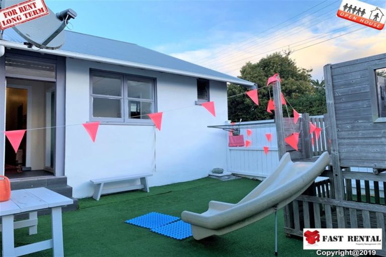 Photo of property in 2/221 Onewa Road, Birkenhead, Auckland, 0626