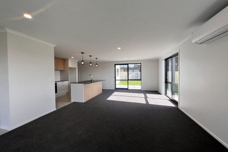 Photo of property in 16 Te Rata Boulevard, Karaka, 2124