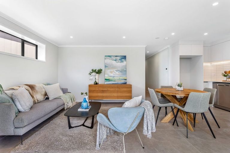 Photo of property in 3/2 Te Rito Road, Hobsonville, Auckland, 0616