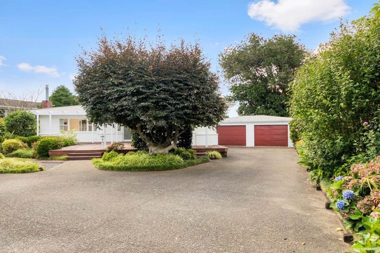Photo of property in 68 Matipo Road, Te Atatu Peninsula, Auckland, 0610