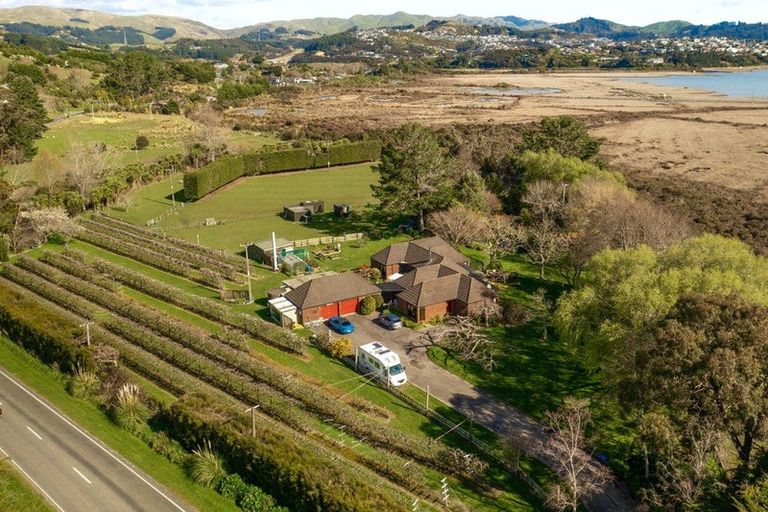 Photo of property in 119 Paekakariki Hill Road, Pauatahanui, Porirua, 5381