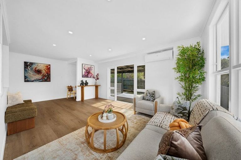 Photo of property in 1/20 Sarajevo Place, Massey, Auckland, 0614