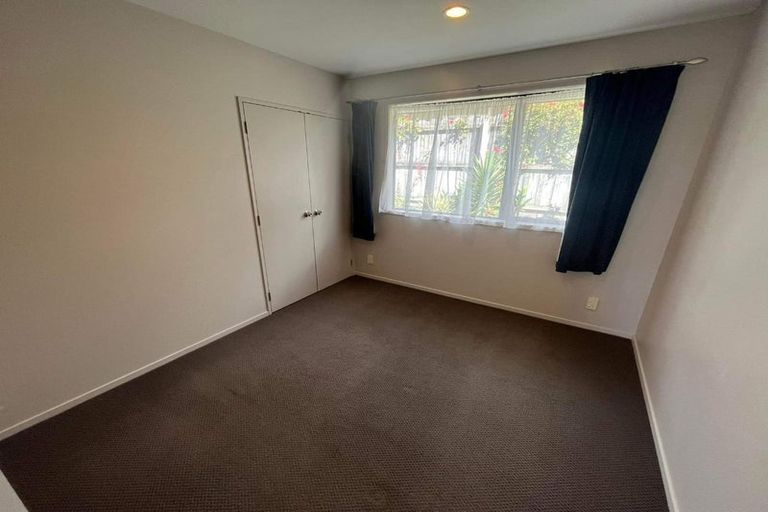 Photo of property in 19 Lake Panorama Drive, Henderson, Auckland, 0612