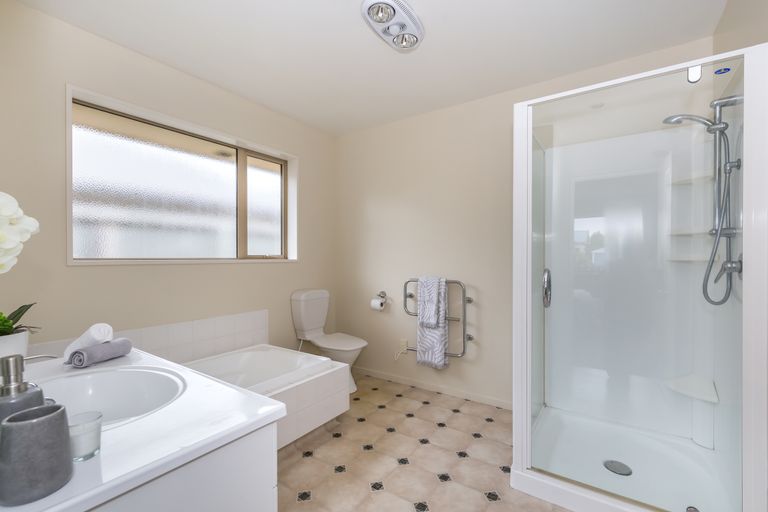 Photo of property in 24 Cooke Street, Somerfield, Christchurch, 8024