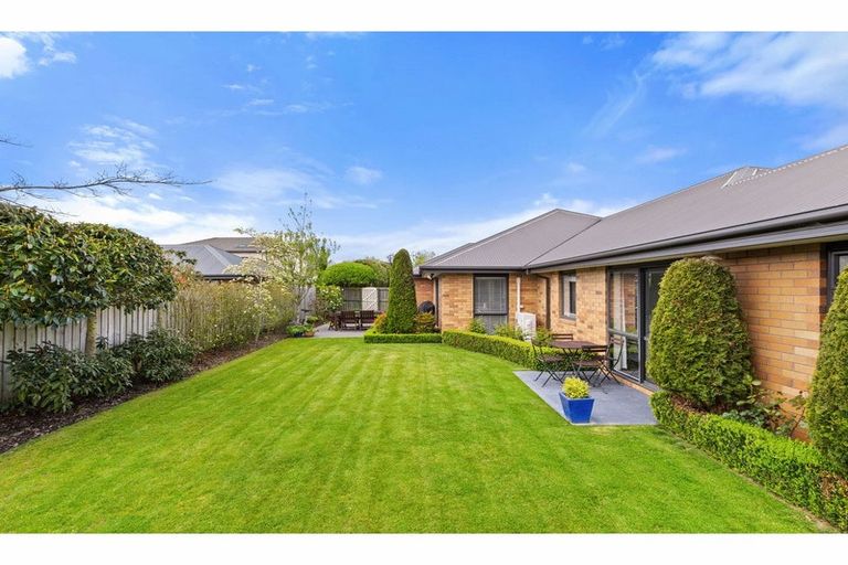 Photo of property in 30 Coolspring Way, Redwood, Christchurch, 8051