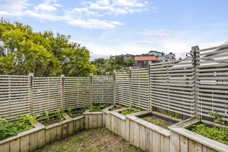 Photo of property in 98 View Road, Houghton Bay, Wellington, 6023