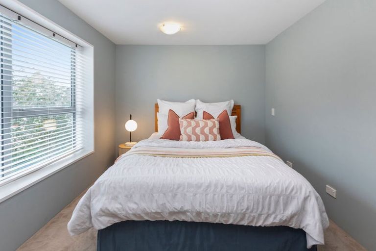 Photo of property in 3/99 Aikmans Road, Merivale, Christchurch, 8014