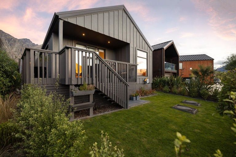 Photo of property in 5a Glenelg Lane, Jacks Point, 9371