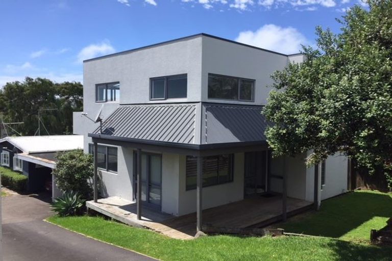 Photo of property in 135a Oceanview Road, Mount Maunganui, 3116