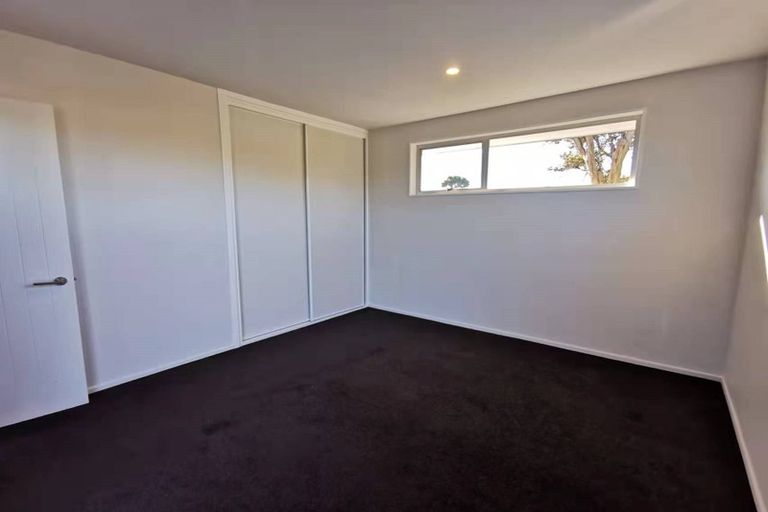 Photo of property in 32 Ambleside Drive, Burnside, Christchurch, 8053