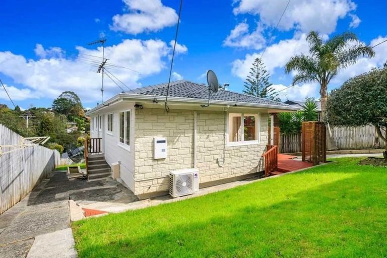 Photo of property in 54 Stanley Road, Glenfield, Auckland, 0629