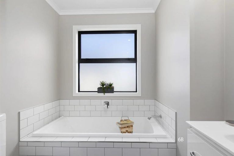 Photo of property in 6b Te Whiti Grove, Waterloo, Lower Hutt, 5011