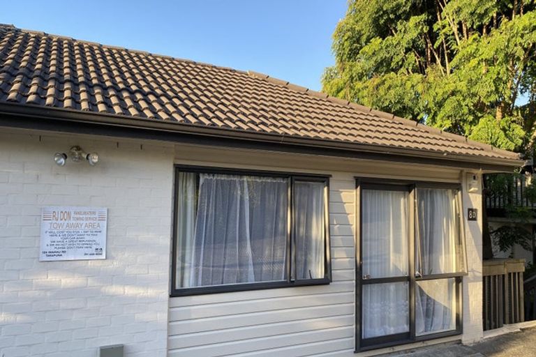 Photo of property in 8d Schnapper Rock Road, Schnapper Rock, Auckland, 0632