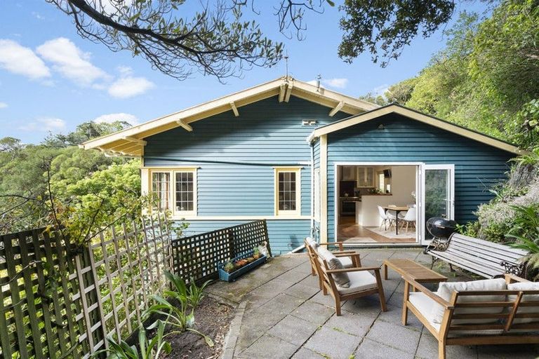 Photo of property in 17 Torwood Road, Khandallah, Wellington, 6035