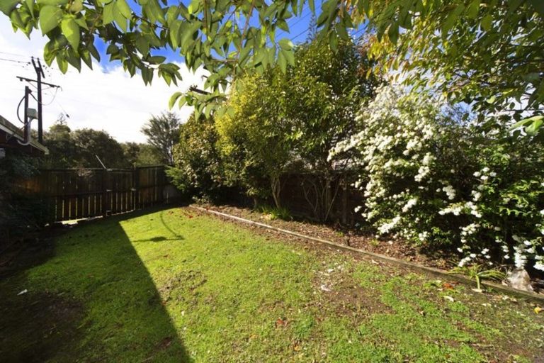 Photo of property in 1/2 Pomelo Road, Te Atatu South, Auckland, 0610