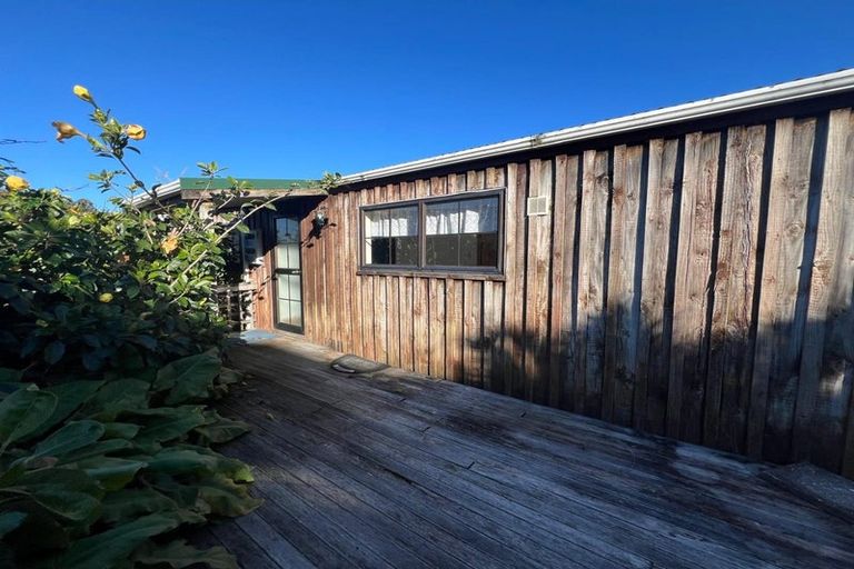 Photo of property in 928a Whangaparaoa Road, Manly, Whangaparaoa, 0930