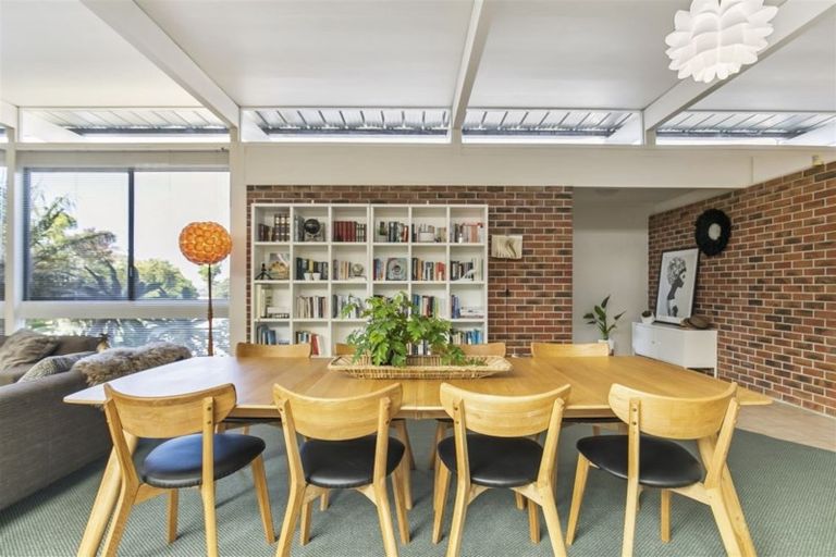 Photo of property in 98 Hillcrest Avenue, Hillcrest, Auckland, 0627