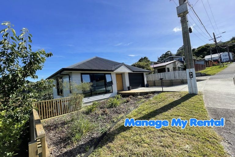 Photo of property in 6 Castle Crescent, Stokes Valley, Lower Hutt, 5019