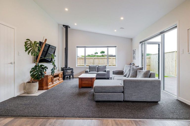 Photo of property in 58 Freedom Drive, Kelvin Grove, Palmerston North, 4414