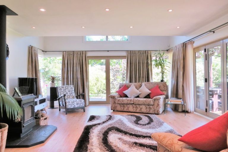 Photo of property in 46 Charles Street, Carterton, 5713