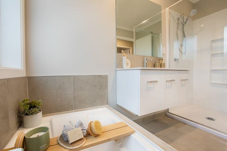 Photo of property in 14d Rose Leigh Drive, Cambridge, 3434