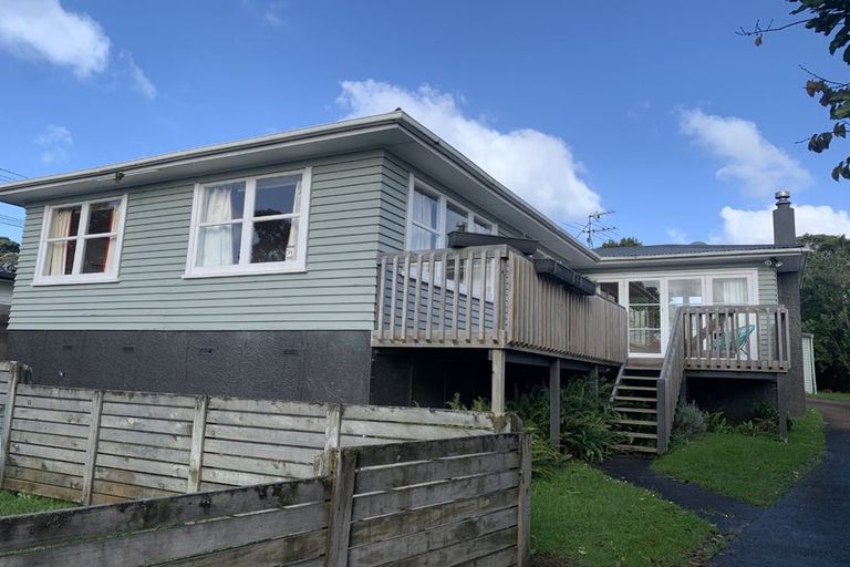 Photo of property in 72 Derwent Crescent, Titirangi, Auckland, 0604