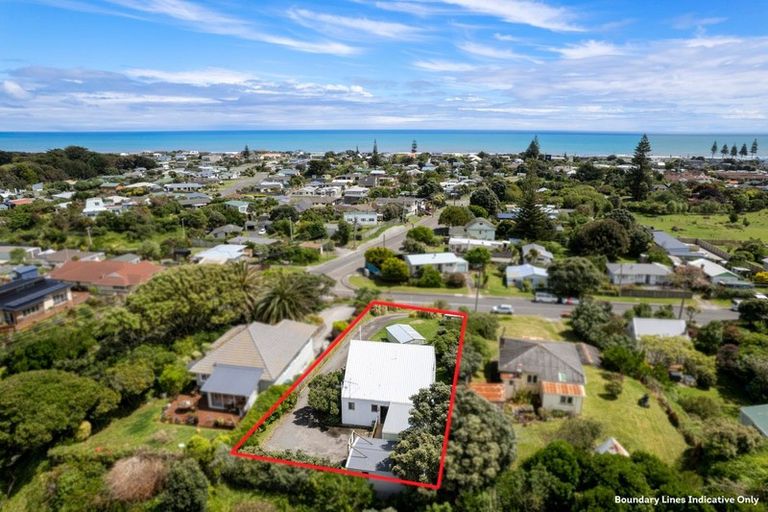 Photo of property in 54 Ngaio Street, Otaki Beach, Otaki, 5512