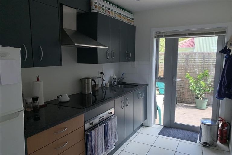 Photo of property in 8/231 Marine Parade, Seatoun, Wellington, 6022