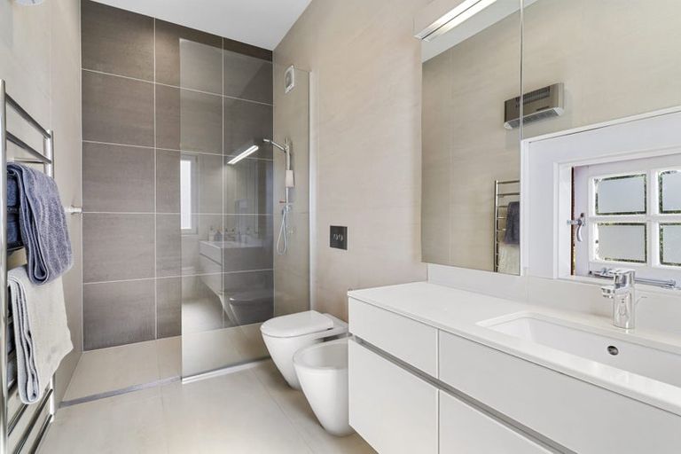 Photo of property in 31 Mcfarlane Street, Mount Victoria, Wellington, 6011