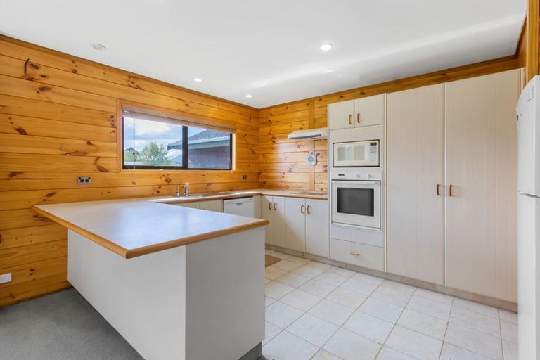 Photo of property in 3 Antonia Place, Kinloch, Taupo, 3377