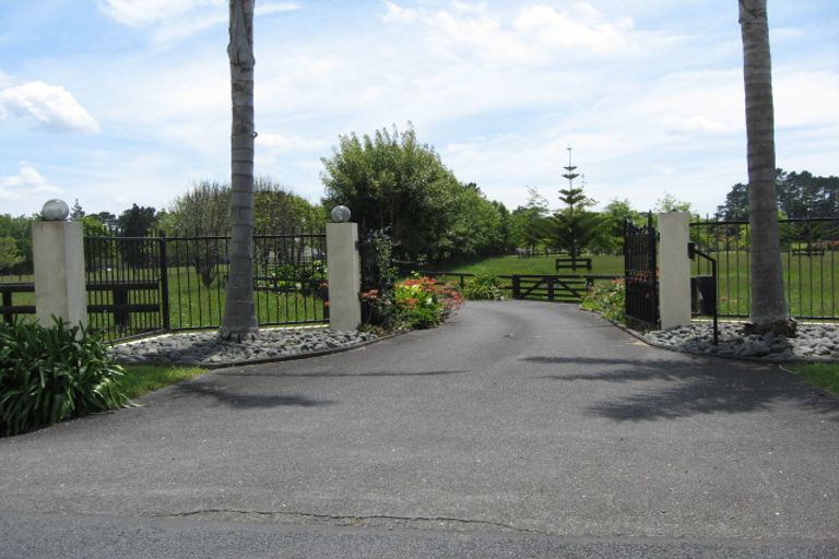 Photo of property in 103 Riverland Road, Kumeu, 0892