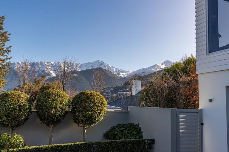 Photo of property in 37a Bay View Road, Kelvin Heights, Queenstown, 9300
