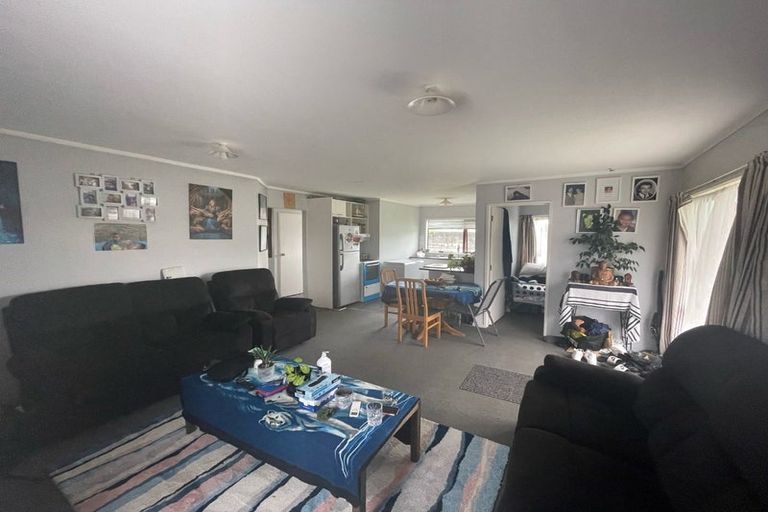 Photo of property in 2/21 Solveig Place, Randwick Park, Auckland, 2105