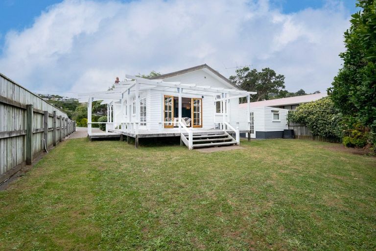 Photo of property in 14 Petherick Crescent, Johnsonville, Wellington, 6037