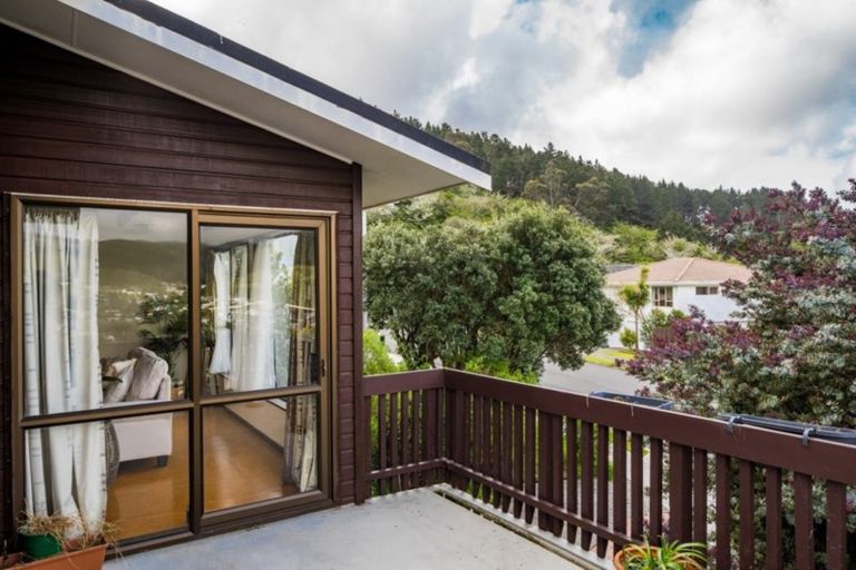 Photo of property in 7 Saint Aidans Way, Tawa, Wellington, 5028