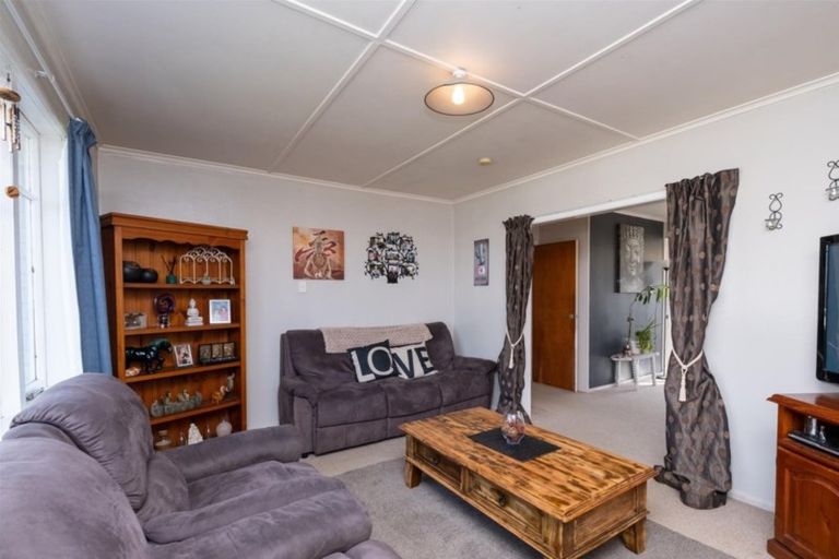 Photo of property in 100 Hathaway Street, Stratford, 4332