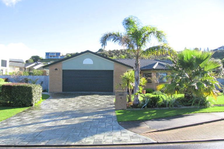 Photo of property in 1 Astor Place, Orewa, 0931