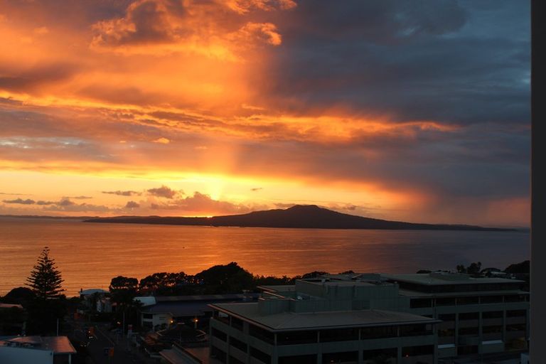 Photo of property in Sentinel Apartments, 1102/3 Northcroft Street, Takapuna, Auckland, 0622