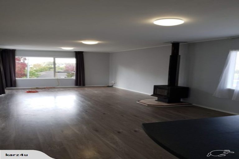 Photo of property in 52 Farwood Drive, Henderson, Auckland, 0612