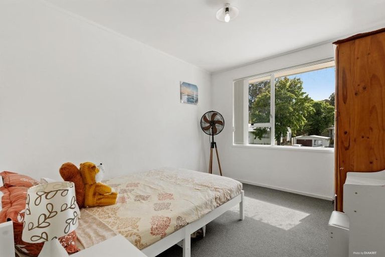 Photo of property in 21 Frobisher Way, Clendon Park, Auckland, 2103