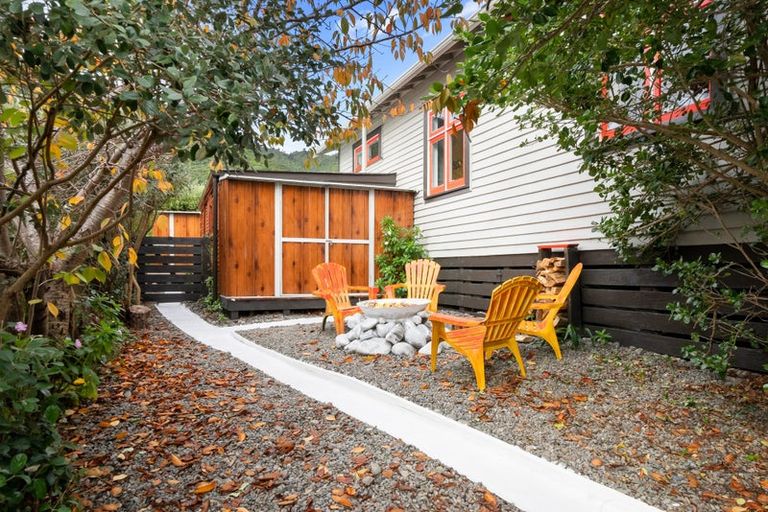 Photo of property in 28 Matenga Street, Waikanae, 5036
