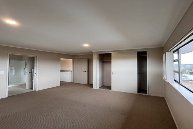 Photo of property in 8 Terrasini Drive, Flat Bush, Auckland, 2019