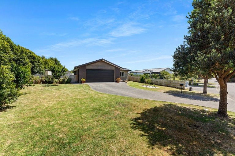 Photo of property in 12 Tamihana Street, Otaki, 5512